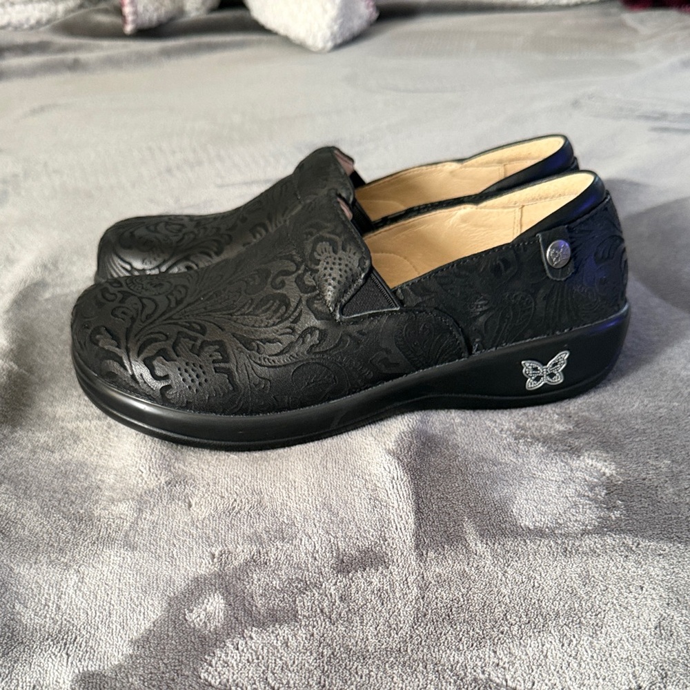 NWOB Alegria Keli Pro Embossed Slip-On Women’s Shoes- Never worn